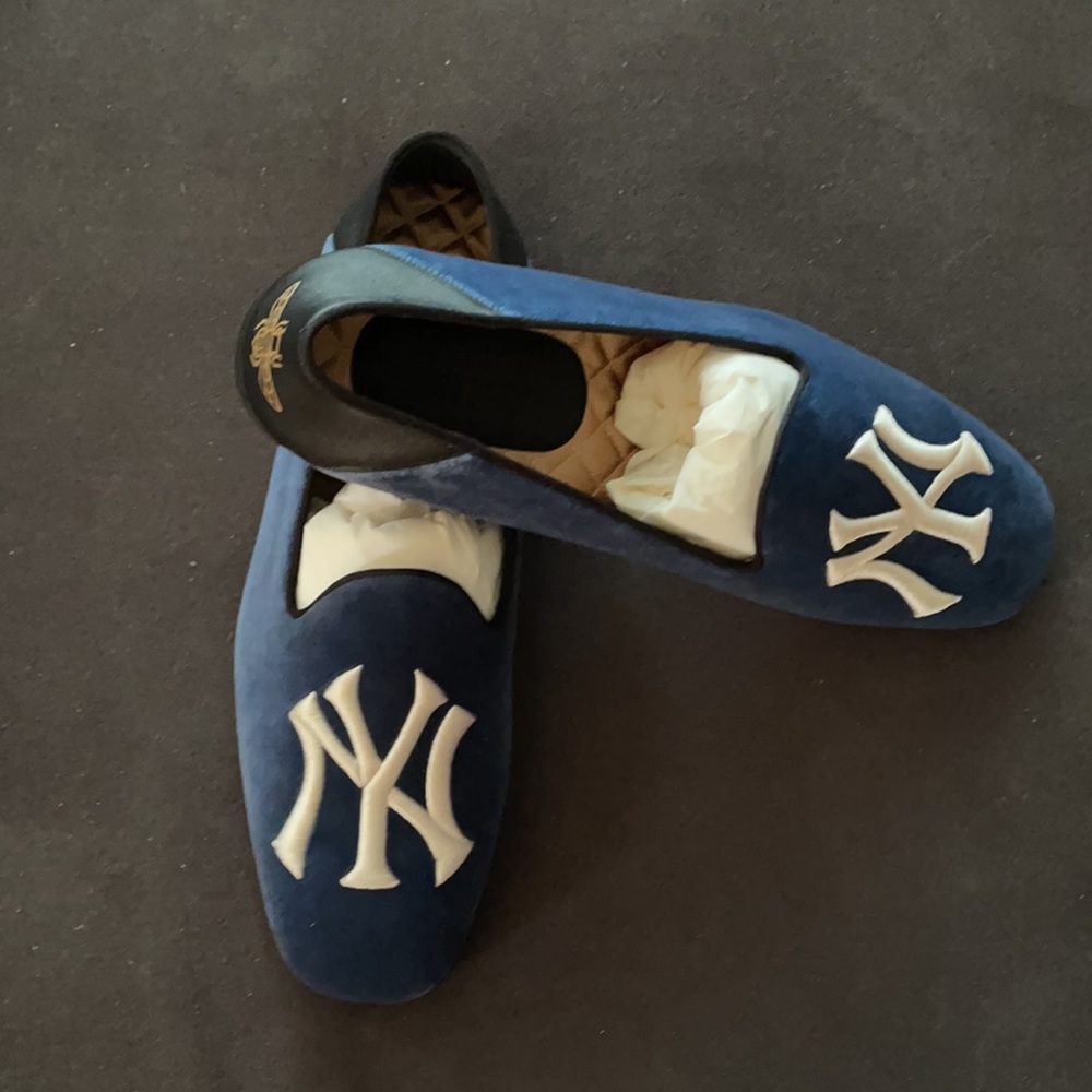Gucci New York Yankees Loafers - Size 8 MENS- NWT